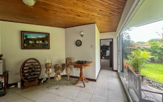 Casa de un nivel en venta en La Uruca con uso de suelo mixto, 780 m² de terreno, ideal para desarrollo o vivienda amplia COD#132756