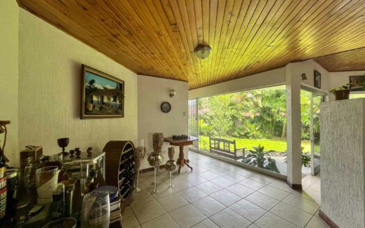 Casa de un nivel en venta en La Uruca con uso de suelo mixto, 780 m² de terreno, ideal para desarrollo o vivienda amplia COD#132756