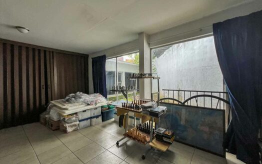Casa de un nivel en venta en La Uruca con uso de suelo mixto, 780 m² de terreno, ideal para desarrollo o vivienda amplia COD#132756