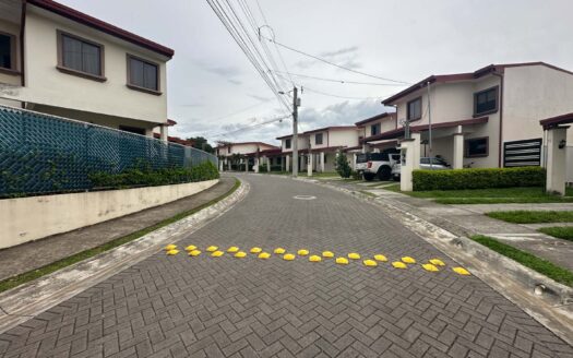 Lote de 359mts2 en venta en condominio privado La Guacima,Alajuela COD:133952