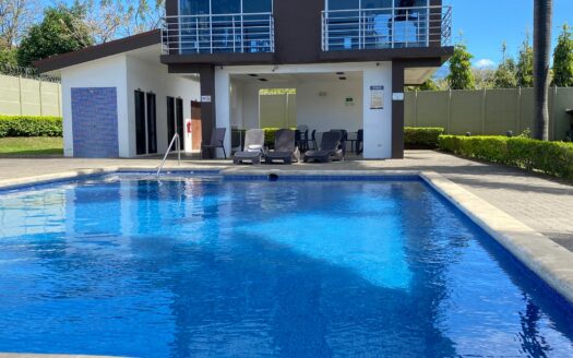 ¡OPORTUNIDAD! Apartamento en Venta en Condominio en Desamparados de Alajuela, con Vista a las Montañas. COD. 134856