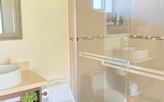 ¡OPORTUNIDAD! Apartamento en Venta en Condominio en Desamparados de Alajuela, con Vista a las Montañas. COD. 134856