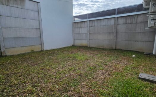 ¡PRECIO DE OPORTUNIDAD! Casa de Una Planta Completamente Amueblada en Alquiler en Canoas de Alajuela, en Condominio con Amenidades Espectaculares! COD. 134751