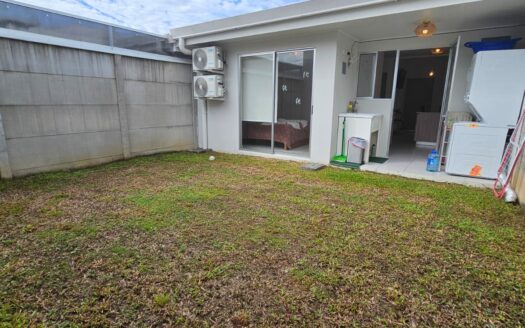 ¡PRECIO DE OPORTUNIDAD! Casa de Una Planta Completamente Amueblada en Alquiler en Canoas de Alajuela, en Condominio con Amenidades Espectaculares! COD. 134751