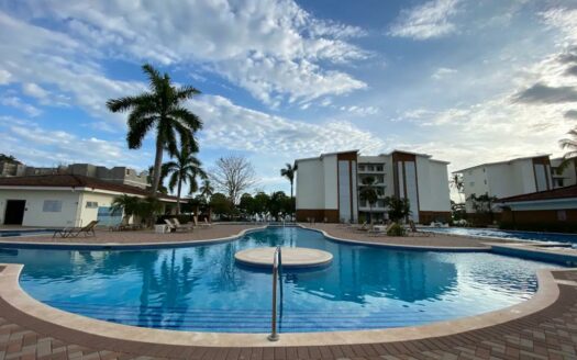 OPORTUNIDAD!!! PENTHOUSE + apartamento 2 en 1!! VISTAS DE BEJUCO PRIMERA LINEA FRENTE AL MAR !! Cod. 139298