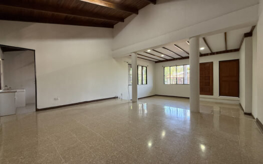 Oportunidad!!! Venta de Casa con Apartamento en Segundo Nivel, en La Florida de Tibás COD 134007