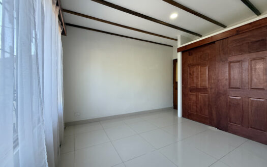 Oportunidad!!! Venta de Casa con Apartamento en Segundo Nivel, en La Florida de Tibás COD 134007