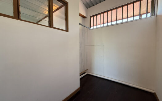 Oportunidad!!! Venta de Casa con Apartamento en Segundo Nivel, en La Florida de Tibás COD 134007