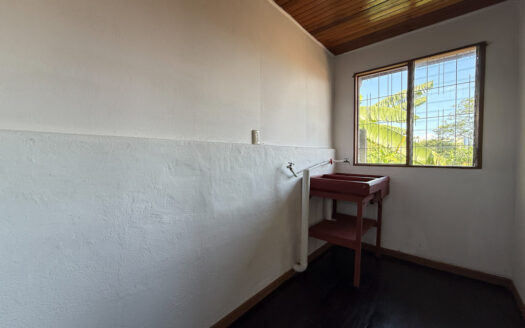 Oportunidad!!! Venta de Casa con Apartamento en Segundo Nivel, en La Florida de Tibás COD 134007