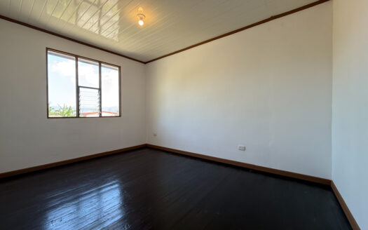 Oportunidad!!! Venta de Casa con Apartamento en Segundo Nivel, en La Florida de Tibás COD 134007