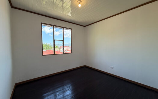 Oportunidad!!! Venta de Casa con Apartamento en Segundo Nivel, en La Florida de Tibás COD 134007