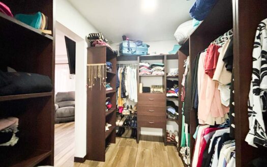 Se Alquila Casa en Condominio en Santo Tomás de Santo Domingo, Heredia, 227 M2 de Lote. Código 133346