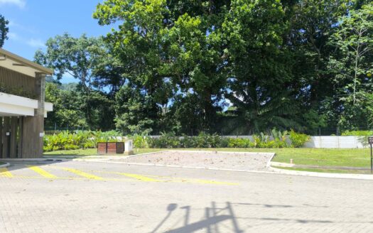 ¡Lote Esquinero en Venta en Casa Praia, Playa Jacó! A tan solo 5 minutos del mar🏖️ 174 m². Cod 134285