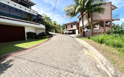 🏝 Espectacular lote en venta – A solo 3 minutos en Vehículo de Playa Blanca-Punta Leona-Precio:$265000-Código: 134009
