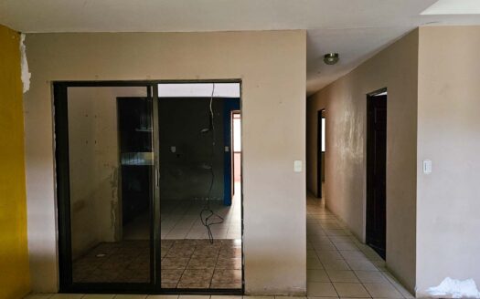 Remate Bancario!!! Casa de 1 planta Lote: 214.14   Constr.: 134.23 (3 hab, 2 baños, 2 parqueos) Cod. 135200