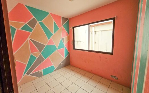 Remate Bancario!!! Casa de 1 planta Lote: 214.14   Constr.: 134.23 (3 hab, 2 baños, 2 parqueos) Cod. 135200