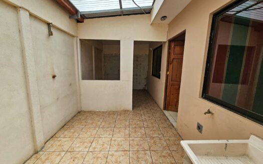 Remate Bancario!!! Casa de 1 planta Lote: 214.14   Constr.: 134.23 (3 hab, 2 baños, 2 parqueos) Cod. 135200