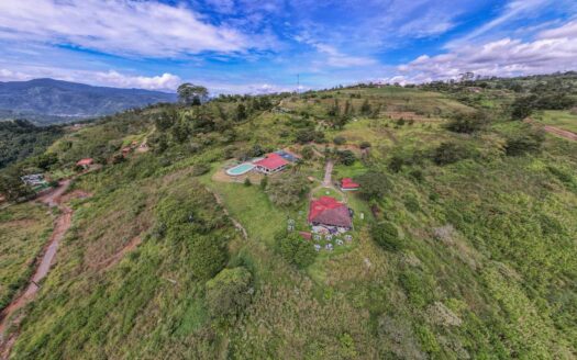 Espectacular Propiedad para Inversión en Paraiso de Cartago. Codigo 135480