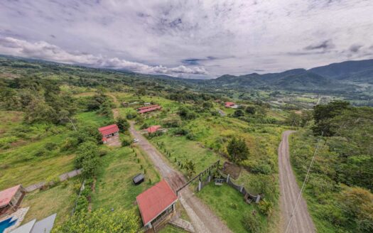 Espectacular Propiedad para Inversión en Paraiso de Cartago. Codigo 135480