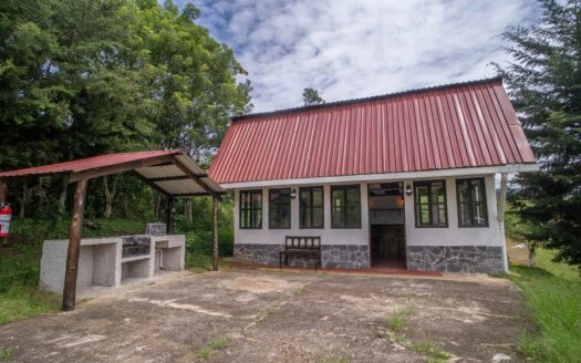 Espectacular Propiedad para Inversión en Paraiso de Cartago. Codigo 135480