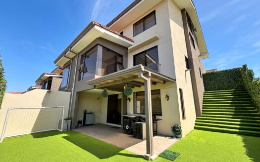 Venta de Casa Esquinera – Condominio La Estefana, San Rafael de Montes de Oca cod.135106