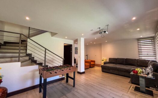 Venta de Casa Esquinera – Condominio La Estefana, San Rafael de Montes de Oca cod.135106