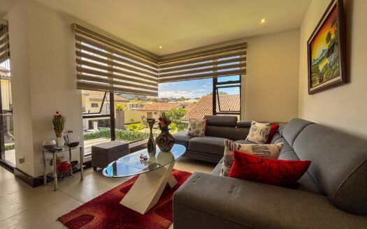 Venta de Casa Esquinera – Condominio La Estefana, San Rafael de Montes de Oca cod.135106