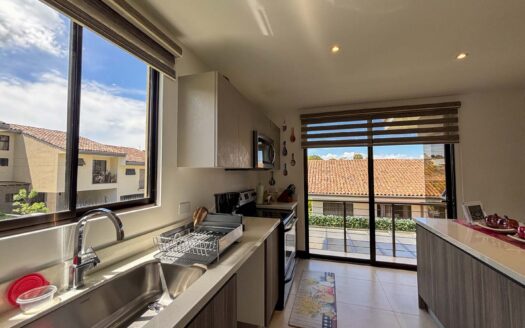 Venta de Casa Esquinera – Condominio La Estefana, San Rafael de Montes de Oca cod.135106