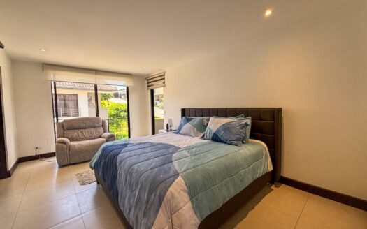 Venta de Casa Esquinera – Condominio La Estefana, San Rafael de Montes de Oca cod.135106