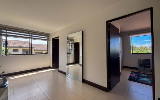 Venta de Casa Esquinera – Condominio La Estefana, San Rafael de Montes de Oca cod.135106