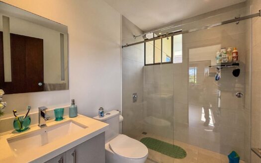 Venta de Casa Esquinera – Condominio La Estefana, San Rafael de Montes de Oca cod.135106