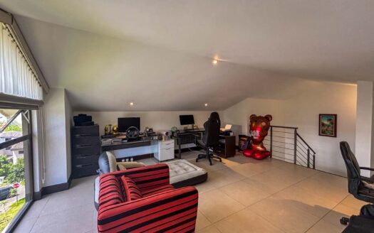 Venta de Casa Esquinera – Condominio La Estefana, San Rafael de Montes de Oca cod.135106