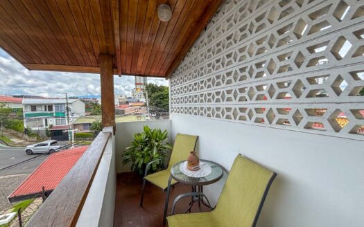 En venta – Propiedad y negocio en tipo Hostel en Francisco Peralta, San José cod.136060