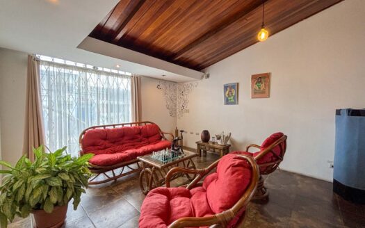 En venta – Propiedad y negocio en tipo Hostel en Francisco Peralta, San José cod.136060