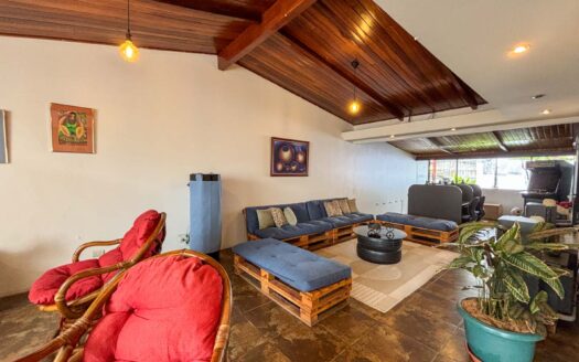 En venta – Propiedad y negocio en tipo Hostel en Francisco Peralta, San José cod.136060