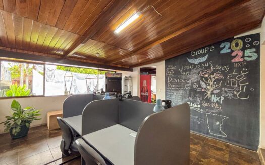 En venta – Propiedad y negocio en tipo Hostel en Francisco Peralta, San José cod.136060