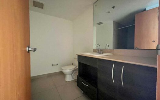 Apartamento en venta en Paseo Colón, Condominio 6-30, oportunidad de remate bancario COD#136188