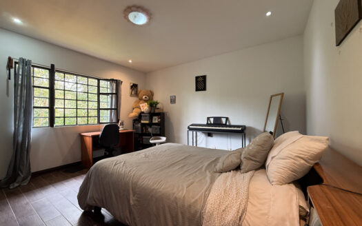 Hermosa Casa Estilo Colonial en Condominio Seguro, en San Isidro de Coronado COD 135680