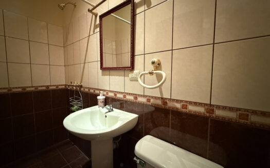 Hermosa Casa Estilo Colonial en Condominio Seguro, en San Isidro de Coronado COD 135680