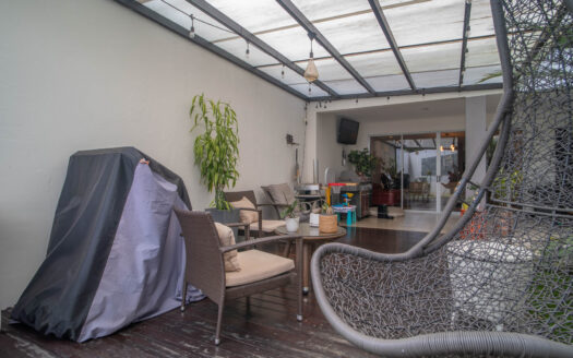 Pinares de Curridabat: Amplia y Moderna Casa con 5 Habitaciones Todas con Baño Propio + Amplios Espacios. #135311