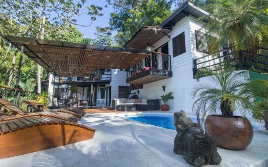 Boho-Style Home with Stunning Ocean View – 2 km from Santa Teresa COD: 137285