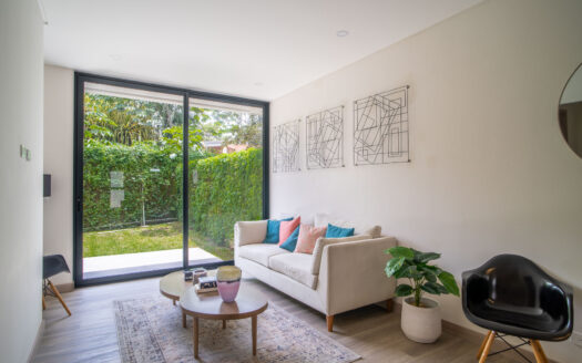 ESTRENE casa en Condominio en Pozos de Santa Ana con el MEJOR PRECIO por M2, 2 niveles, 2 dormitorios, con jardin! COD. 137447