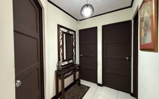 Casa de una Planta, con Hermosos Acabados,  en Residencial Seguro, en Llorente de Tibás COD 136508