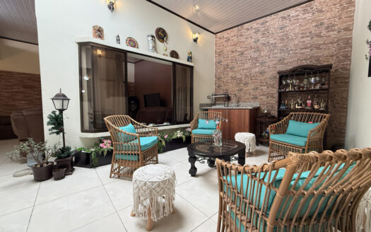 Casa de una Planta, con Hermosos Acabados,  en Residencial Seguro, en Llorente de Tibás COD 136508