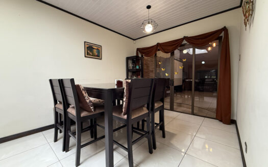 Casa de una Planta, con Hermosos Acabados,  en Residencial Seguro, en Llorente de Tibás COD 136508