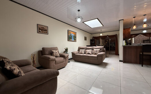 Casa de una Planta, con Hermosos Acabados,  en Residencial Seguro, en Llorente de Tibás COD 136508