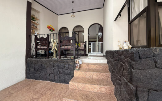 Casa de una Planta, con Hermosos Acabados,  en Residencial Seguro, en Llorente de Tibás COD 136508