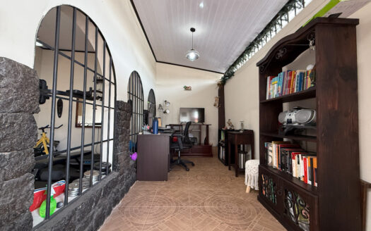 Casa de una Planta, con Hermosos Acabados,  en Residencial Seguro, en Llorente de Tibás COD 136508