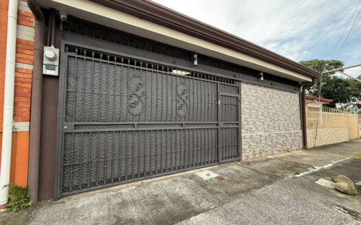 Casa de una Planta, con Hermosos Acabados,  en Residencial Seguro, en Llorente de Tibás COD 136508