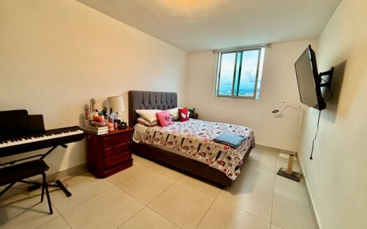 Apartamento en Venta en San Pablo de Heredia, 8vo Piso con Vista Panorámica. Código 137234